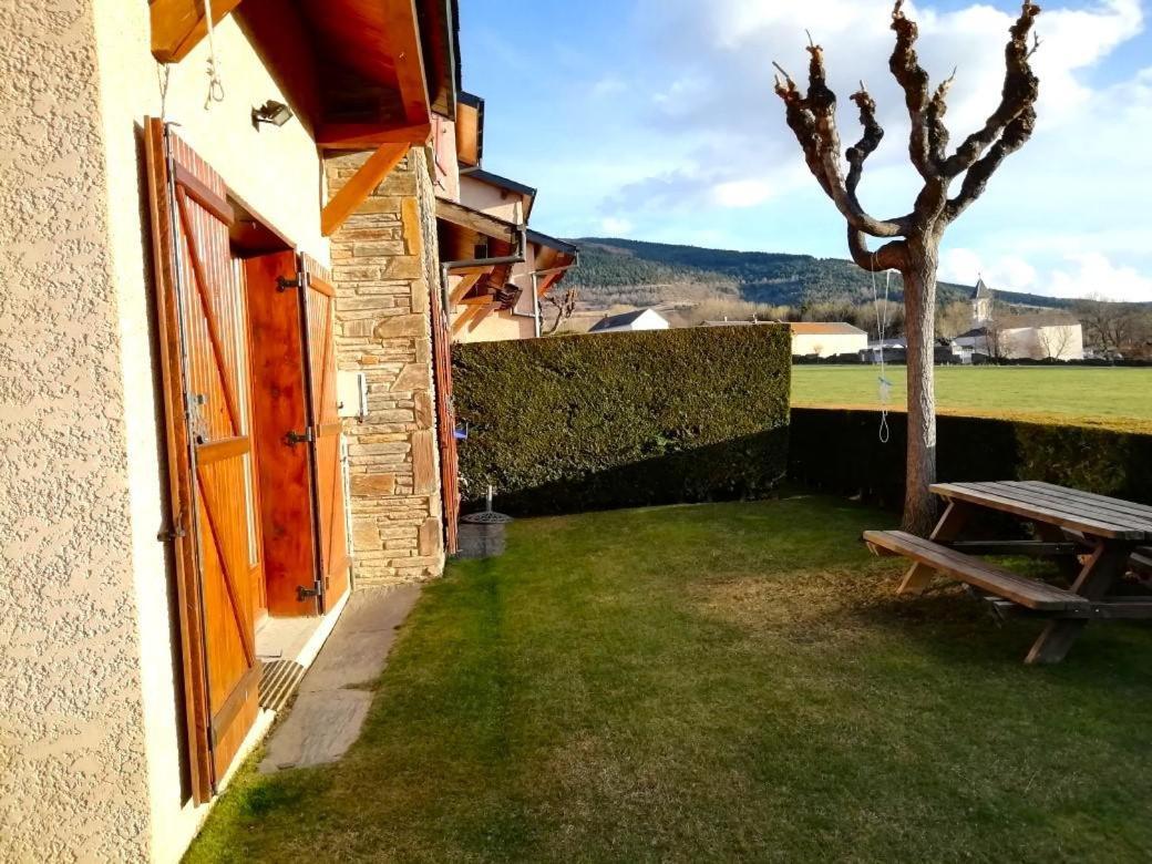 Casa Adosada Para Familias En Santa Leocadia Sainte-Léocadie Eksteriør billede